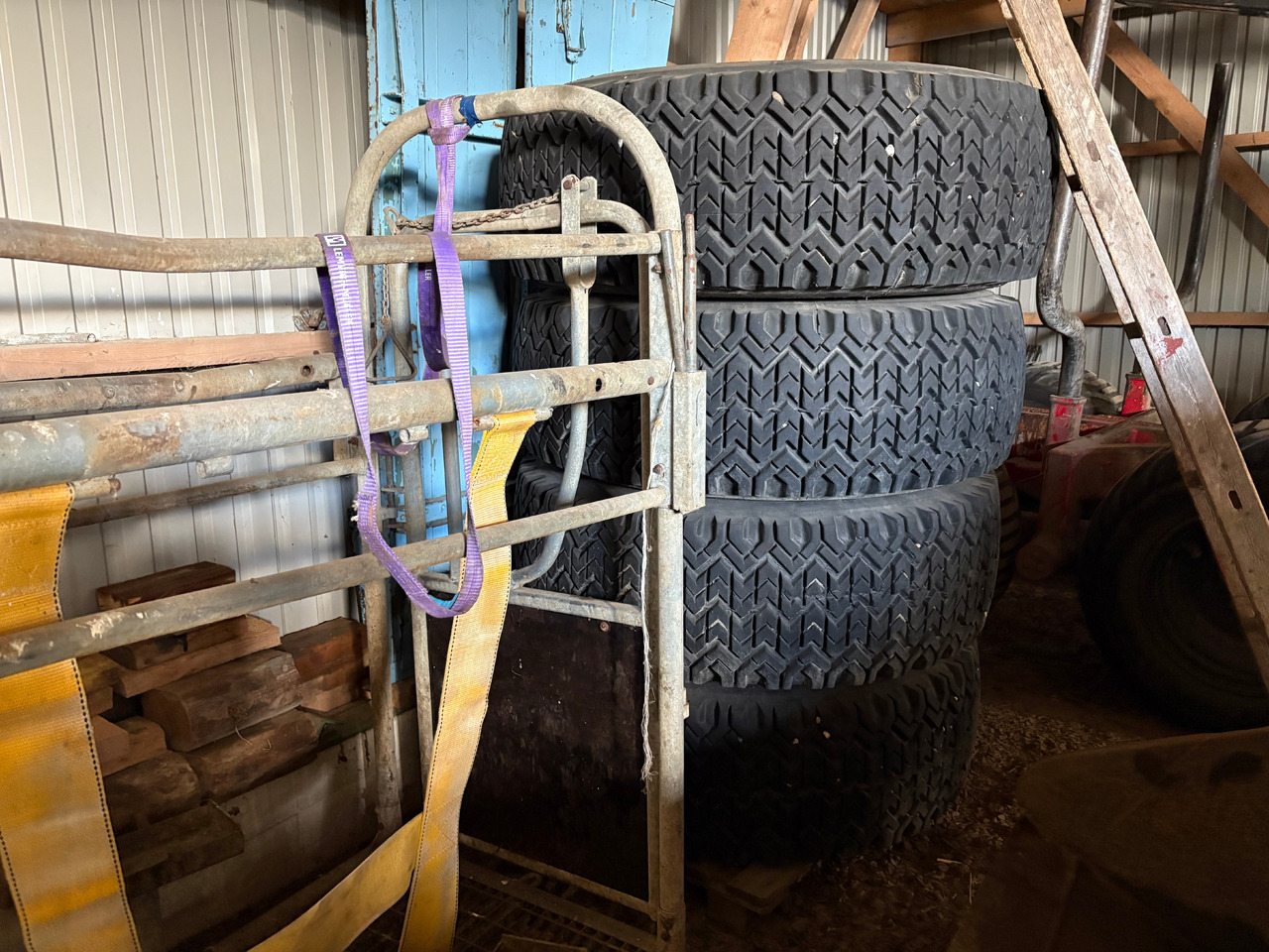 Däck - Michelin 175R25 - Rengas - Rakennuskoneet: kuva Däck - Michelin 175R25 - Rengas - Rakennuskoneet Däck - Michelin 175R25 - Rengas - Rakennuskoneet: kuva Däck - Michelin 175R25 - Rengas - Rakennuskoneet