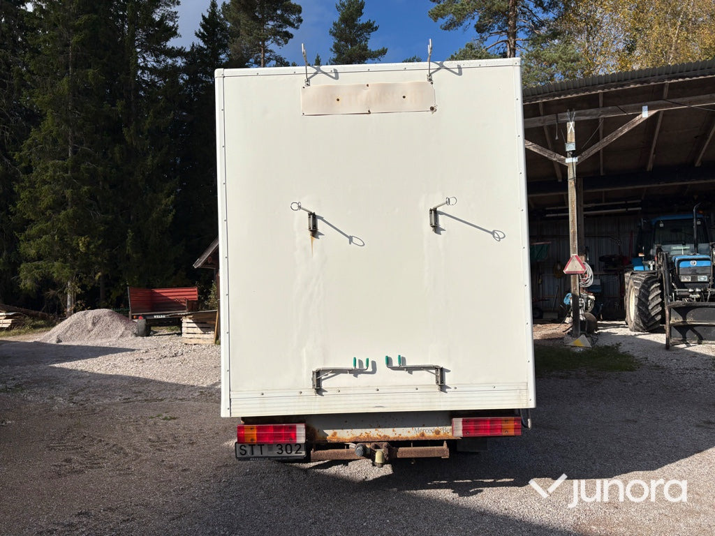 Hästtransport Mercedes-Benz 316 CDI - Alkoviauto: kuva Hästtransport Mercedes-Benz 316 CDI - Alkoviauto Hästtransport Mercedes-Benz 316 CDI - Alkoviauto: kuva Hästtransport Mercedes-Benz 316 CDI - Alkoviauto