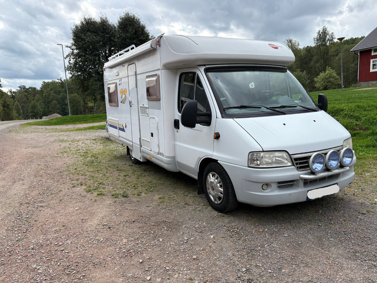 Husbil Bürstner Harmony 603 - Puoli-integroitu asuntoauto: kuva Husbil Bürstner Harmony 603 - Puoli-integroitu asuntoauto Husbil Bürstner Harmony 603 - Puoli-integroitu asuntoauto: kuva Husbil Bürstner Harmony 603 - Puoli-integroitu asuntoauto
