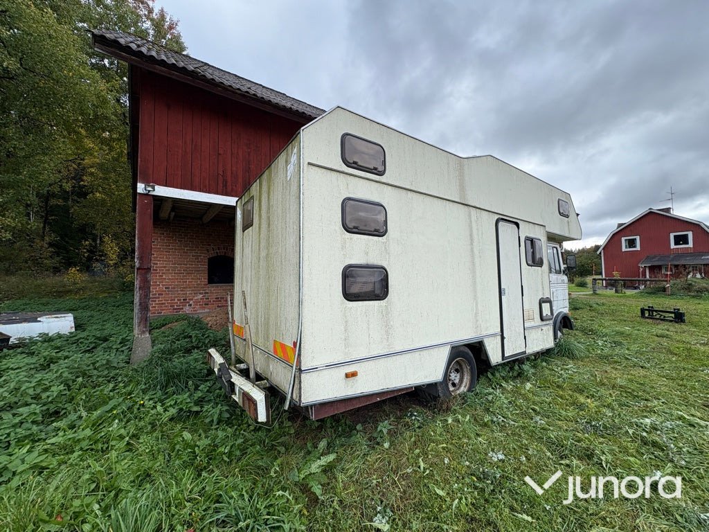 Husbil - Mercedes Benz, LP 608/32 - Retkeilyauto: kuva Husbil - Mercedes Benz, LP 608/32 - Retkeilyauto Husbil - Mercedes Benz, LP 608/32 - Retkeilyauto: kuva Husbil - Mercedes Benz, LP 608/32 - Retkeilyauto