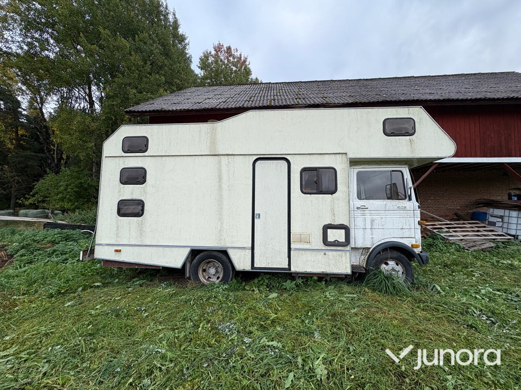 Husbil - Mercedes Benz, LP 608/32 - Retkeilyauto: kuva Husbil - Mercedes Benz, LP 608/32 - Retkeilyauto Husbil - Mercedes Benz, LP 608/32 - Retkeilyauto: kuva Husbil - Mercedes Benz, LP 608/32 - Retkeilyauto