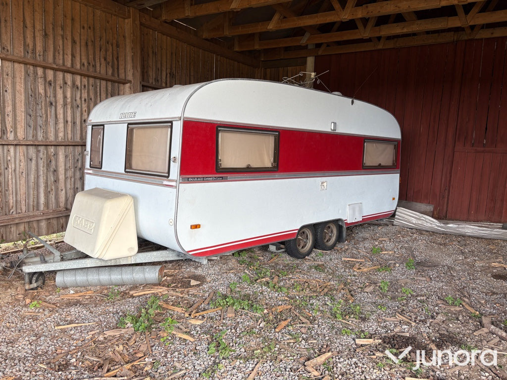 Husvagn - Kabe, Smaragd Grand Deluxe - Asuntovaunu: kuva Husvagn - Kabe, Smaragd Grand Deluxe - Asuntovaunu Husvagn - Kabe, Smaragd Grand Deluxe - Asuntovaunu: kuva Husvagn - Kabe, Smaragd Grand Deluxe - Asuntovaunu