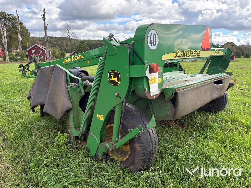 John Deere Slåtterkross 735 - Niittokone: kuva John Deere Slåtterkross 735 - Niittokone John Deere Slåtterkross 735 - Niittokone: kuva John Deere Slåtterkross 735 - Niittokone