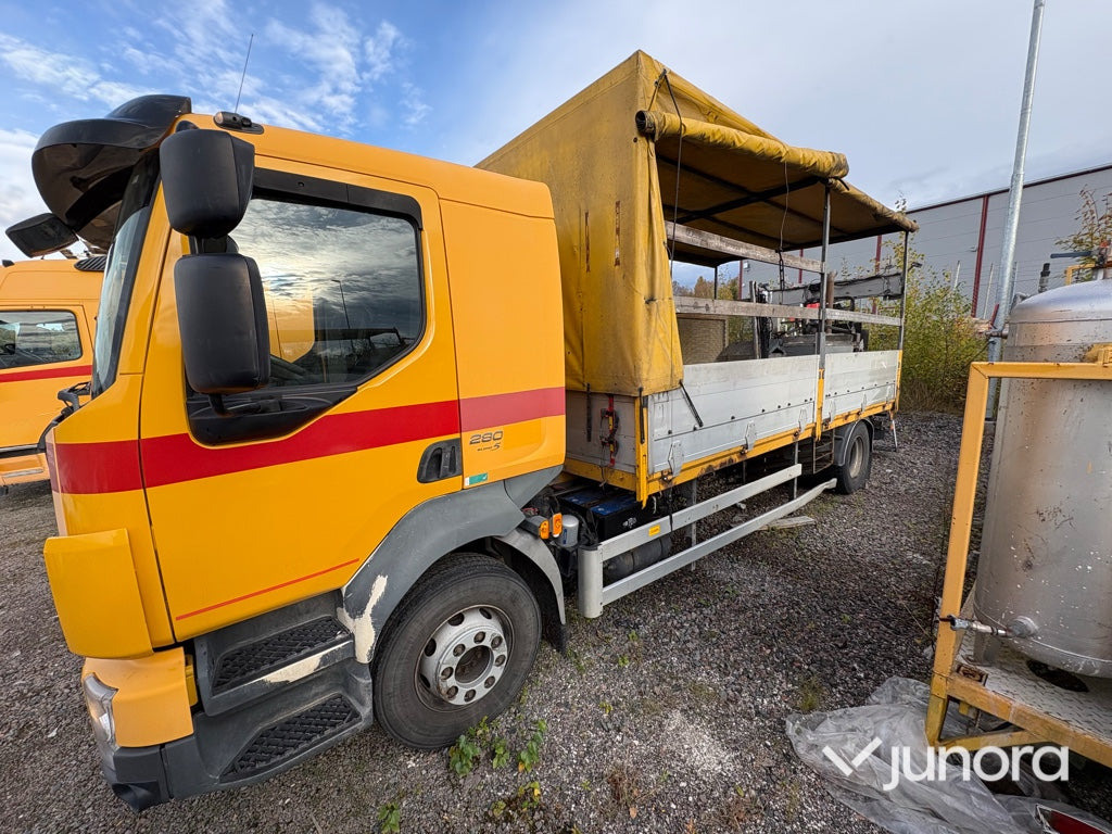 Lastbil - Volvo FL-280 4*2 - Pressukapelli kuorma-auto: kuva Lastbil - Volvo FL-280 4*2 - Pressukapelli kuorma-auto Lastbil - Volvo FL-280 4*2 - Pressukapelli kuorma-auto: kuva Lastbil - Volvo FL-280 4*2 - Pressukapelli kuorma-auto