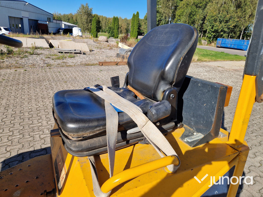 Mini dumper - Thwaites Mach 202 - Pikku dumpperi: kuva Mini dumper - Thwaites Mach 202 - Pikku dumpperi Mini dumper - Thwaites Mach 202 - Pikku dumpperi: kuva Mini dumper - Thwaites Mach 202 - Pikku dumpperi