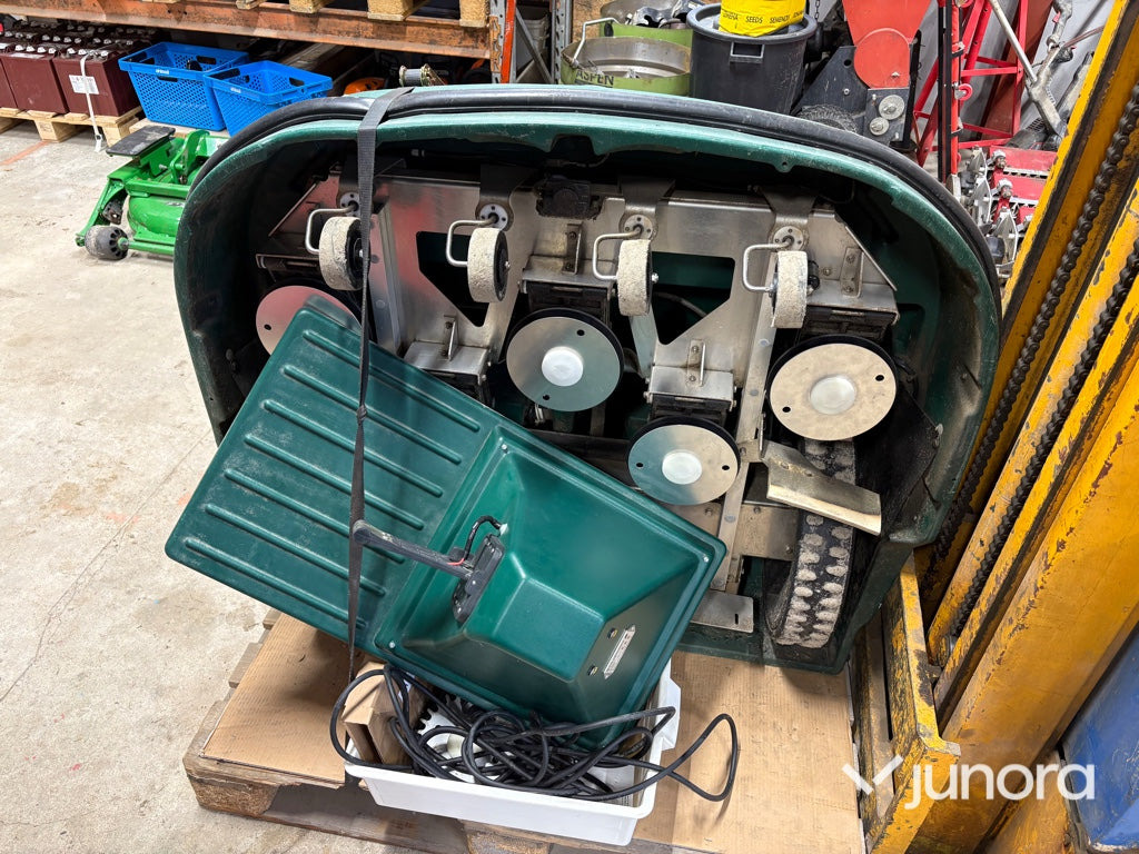 Robotklippare - Belrobotics Bigmow - Ruohonleikkuri: kuva Robotklippare - Belrobotics Bigmow - Ruohonleikkuri Robotklippare - Belrobotics Bigmow - Ruohonleikkuri: kuva Robotklippare - Belrobotics Bigmow - Ruohonleikkuri