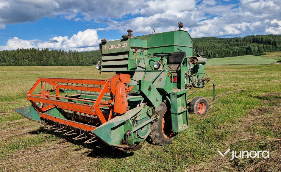 Skördetröska - Volvo BM, Aktiv 800 + Aktiv 800 som reservdel - Leikkuupuimuri: kuva Skördetröska - Volvo BM, Aktiv 800 + Aktiv 800 som reservdel - Leikkuupuimuri Skördetröska - Volvo BM, Aktiv 800 + Aktiv 800 som reservdel - Leikkuupuimuri: kuva Skördetröska - Volvo BM, Aktiv 800 + Aktiv 800 som reservdel - Leikkuupuimuri