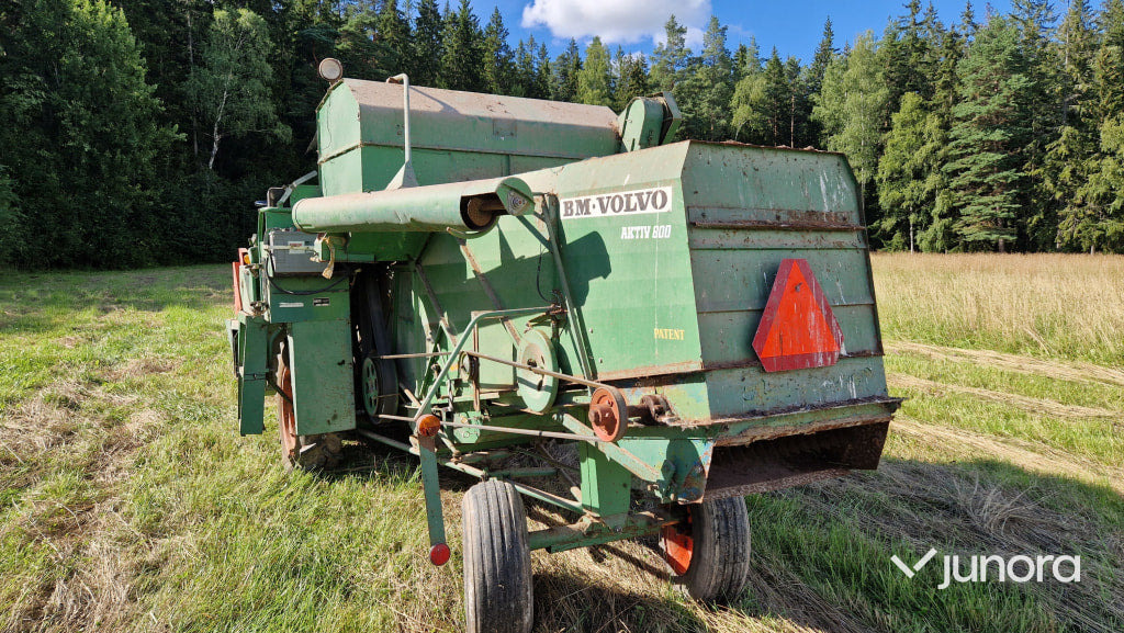 Skördetröska - Volvo BM, Aktiv 800 + Aktiv 800 som reservdel - Leikkuupuimuri: kuva Skördetröska - Volvo BM, Aktiv 800 + Aktiv 800 som reservdel - Leikkuupuimuri Skördetröska - Volvo BM, Aktiv 800 + Aktiv 800 som reservdel - Leikkuupuimuri: kuva Skördetröska - Volvo BM, Aktiv 800 + Aktiv 800 som reservdel - Leikkuupuimuri
