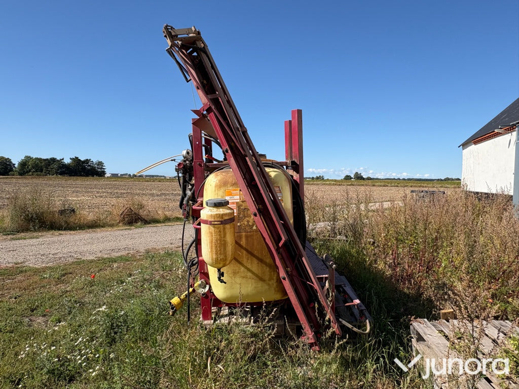 Växtspruta - Hardi, 1000L, 12M - Nostolaitekiinnitteinen kasvinsuojeluruisku: kuva Växtspruta - Hardi, 1000L, 12M - Nostolaitekiinnitteinen kasvinsuojeluruisku Växtspruta - Hardi, 1000L, 12M - Nostolaitekiinnitteinen kasvinsuojeluruisku: kuva Växtspruta - Hardi, 1000L, 12M - Nostolaitekiinnitteinen kasvinsuojeluruisku