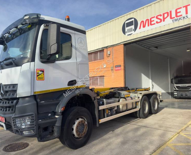 Mercedes Arocs 2645 K - Koukkulava kuorma-auto: kuva Mercedes Arocs 2645 K - Koukkulava kuorma-auto Mercedes Arocs 2645 K - Koukkulava kuorma-auto: kuva Mercedes Arocs 2645 K - Koukkulava kuorma-auto