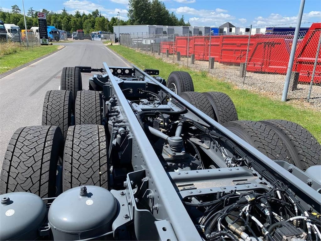 DAF XF 430 FAW 8x4*4 Tridem - Kuorma-auto alusta: kuva DAF XF 430 FAW 8x4*4 Tridem - Kuorma-auto alusta DAF XF 430 FAW 8x4*4 Tridem - Kuorma-auto alusta: kuva DAF XF 430 FAW 8x4*4 Tridem - Kuorma-auto alusta