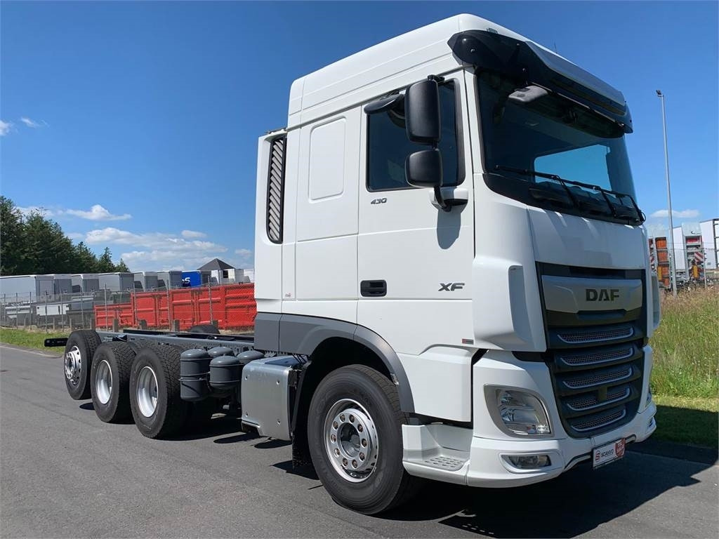 DAF XF 430 FAW 8x4*4 Tridem - Kuorma-auto alusta: kuva DAF XF 430 FAW 8x4*4 Tridem - Kuorma-auto alusta DAF XF 430 FAW 8x4*4 Tridem - Kuorma-auto alusta: kuva DAF XF 430 FAW 8x4*4 Tridem - Kuorma-auto alusta