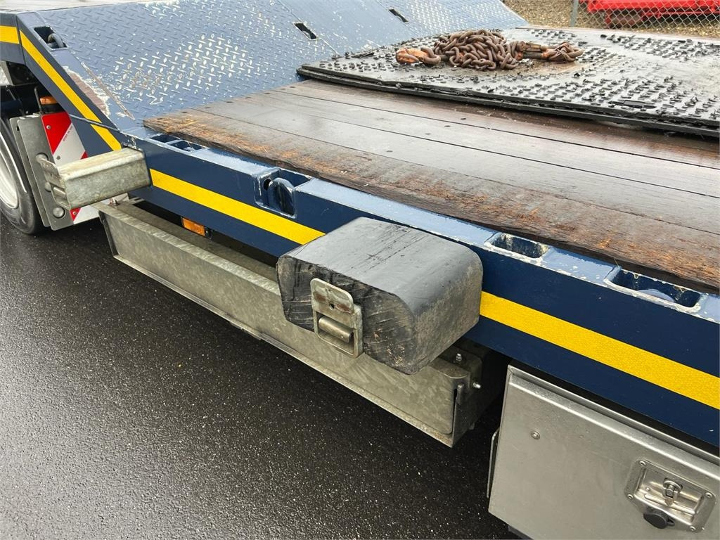 Apuvaunu perävaunu HRD 7 akslet - 84 ton blokvogn med ramper: kuva Apuvaunu perävaunu HRD 7 akslet - 84 ton blokvogn med ramper Apuvaunu perävaunu HRD 7 akslet - 84 ton blokvogn med ramper: kuva Apuvaunu perävaunu HRD 7 akslet - 84 ton blokvogn med ramper