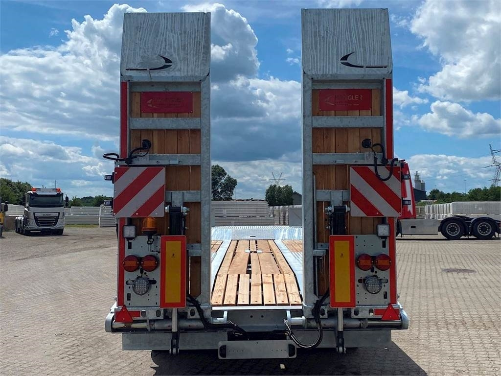 Hangler DTS 300 3 akslet med ramper - Apuvaunu perävaunu: kuva Hangler DTS 300 3 akslet med ramper - Apuvaunu perävaunu Hangler DTS 300 3 akslet med ramper - Apuvaunu perävaunu: kuva Hangler DTS 300 3 akslet med ramper - Apuvaunu perävaunu