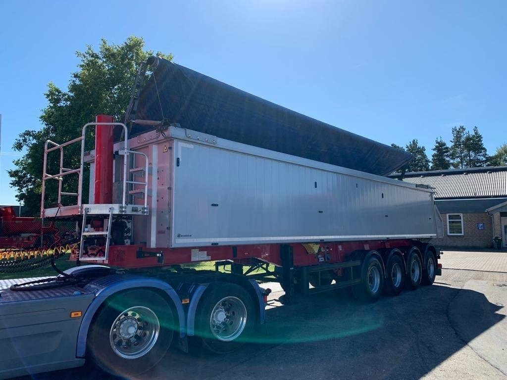 Langendorf 36 m3 4 akslet SKA 36 alu tiptrailer - Kippiauto puoliperävaunu: kuva Langendorf 36 m3 4 akslet SKA 36 alu tiptrailer - Kippiauto puoliperävaunu Langendorf 36 m3 4 akslet SKA 36 alu tiptrailer - Kippiauto puoliperävaunu: kuva Langendorf 36 m3 4 akslet SKA 36 alu tiptrailer - Kippiauto puoliperävaunu