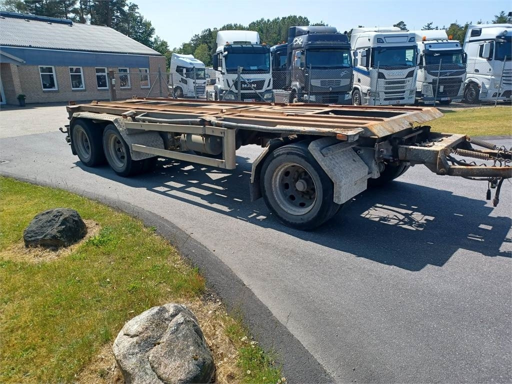 Nopa 6,5 - 7,0 mtr container - 3 vejs tip - Konttialus/ Vaihtokuormatilat perävaunu: kuva Nopa 6,5 - 7,0 mtr container - 3 vejs tip - Konttialus/ Vaihtokuormatilat perävaunu Nopa 6,5 - 7,0 mtr container - 3 vejs tip - Konttialus/ Vaihtokuormatilat perävaunu: kuva Nopa 6,5 - 7,0 mtr container - 3 vejs tip - Konttialus/ Vaihtokuormatilat perävaunu
