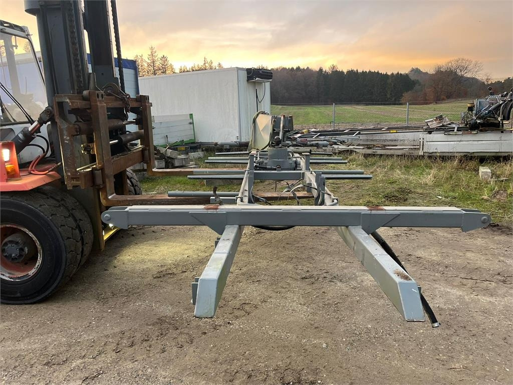 SVF tiplads ramme med cylinder fra Scania 8x2 - Kippiauto perävaunu: kuva SVF tiplads ramme med cylinder fra Scania 8x2 - Kippiauto perävaunu SVF tiplads ramme med cylinder fra Scania 8x2 - Kippiauto perävaunu: kuva SVF tiplads ramme med cylinder fra Scania 8x2 - Kippiauto perävaunu