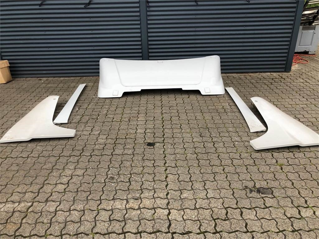 Scania Spoilersæt CR19 Highline - Aerodynamiikka/ Spoilerit - Kuorma-auto: kuva Scania Spoilersæt CR19 Highline - Aerodynamiikka/ Spoilerit - Kuorma-auto Scania Spoilersæt CR19 Highline - Aerodynamiikka/ Spoilerit - Kuorma-auto: kuva Scania Spoilersæt CR19 Highline - Aerodynamiikka/ Spoilerit - Kuorma-auto