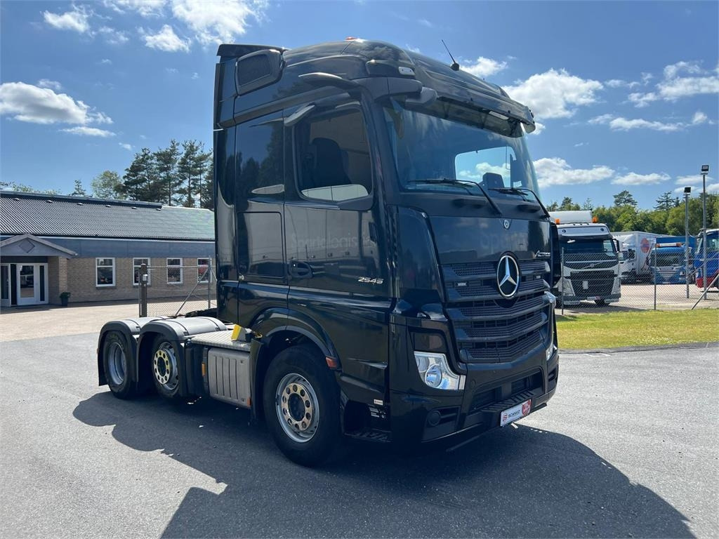 Mercedes-Benz Actros 2545 LS - Vetopöytäauto: kuva Mercedes-Benz Actros 2545 LS - Vetopöytäauto Mercedes-Benz Actros 2545 LS - Vetopöytäauto: kuva Mercedes-Benz Actros 2545 LS - Vetopöytäauto