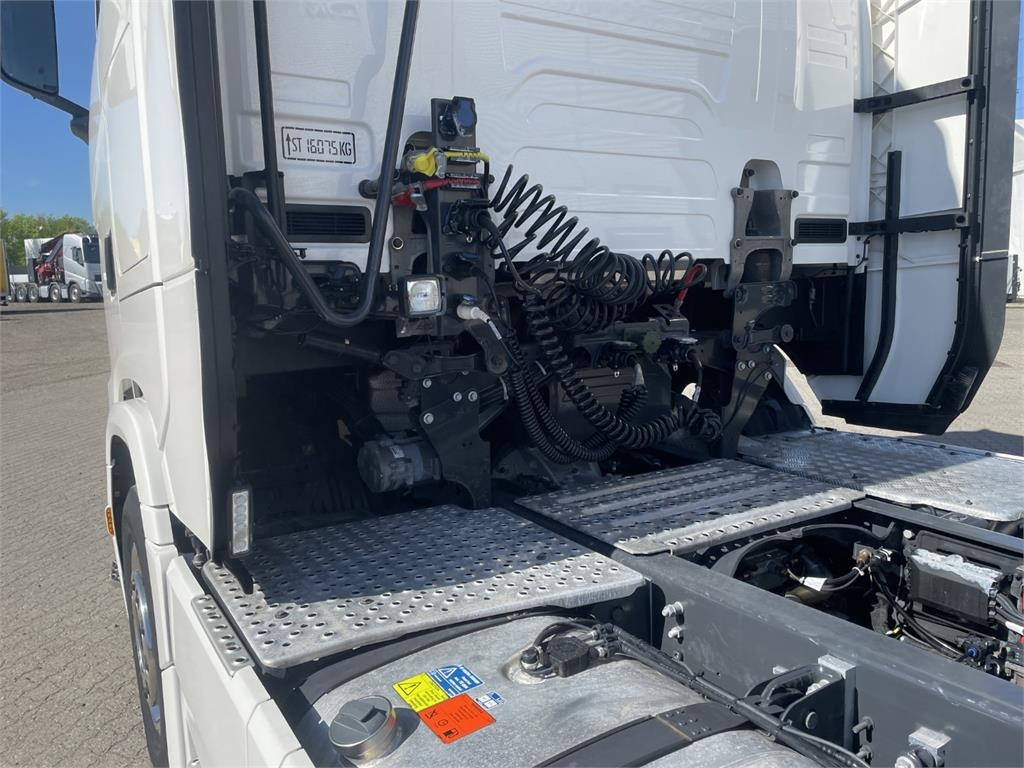 Scania S660 A 6x2 NB 2950 - Vetopöytäauto: kuva Scania S660 A 6x2 NB 2950 - Vetopöytäauto Scania S660 A 6x2 NB 2950 - Vetopöytäauto: kuva Scania S660 A 6x2 NB 2950 - Vetopöytäauto