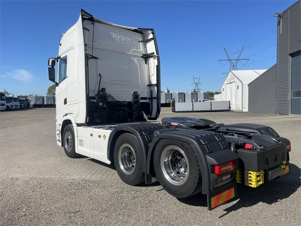 Scania S660 A 6x2 NB 2950 - Vetopöytäauto: kuva Scania S660 A 6x2 NB 2950 - Vetopöytäauto Scania S660 A 6x2 NB 2950 - Vetopöytäauto: kuva Scania S660 A 6x2 NB 2950 - Vetopöytäauto