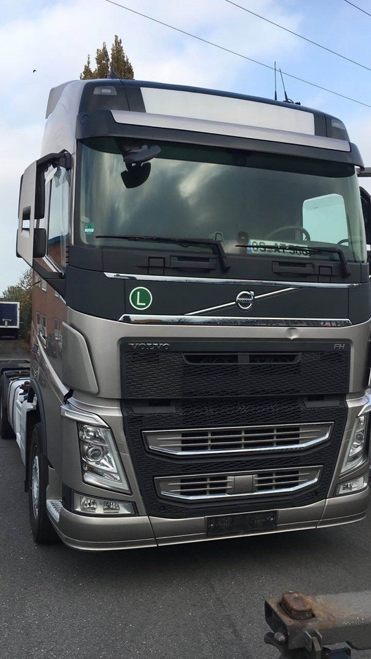 Volvo FH4 Globetrotter tagspoiler - Aerodynamiikka/ Spoilerit - Kuorma-auto: kuva Volvo FH4 Globetrotter tagspoiler - Aerodynamiikka/ Spoilerit - Kuorma-auto Volvo FH4 Globetrotter tagspoiler - Aerodynamiikka/ Spoilerit - Kuorma-auto: kuva Volvo FH4 Globetrotter tagspoiler - Aerodynamiikka/ Spoilerit - Kuorma-auto