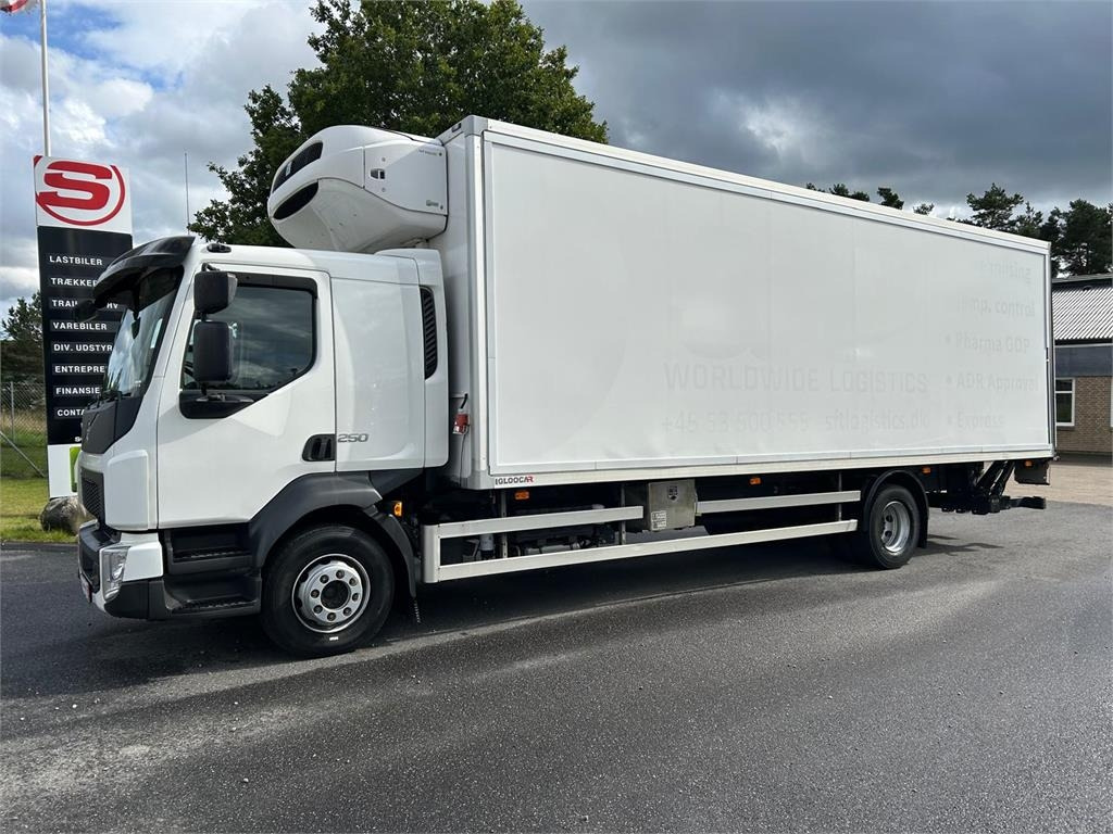 Volvo FL 250 16 ton - Refrigeraattori kuorma-auto: kuva Volvo FL 250 16 ton - Refrigeraattori kuorma-auto Volvo FL 250 16 ton - Refrigeraattori kuorma-auto: kuva Volvo FL 250 16 ton - Refrigeraattori kuorma-auto