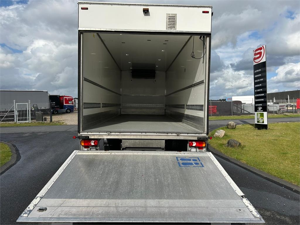 Volvo FL 250 16 ton - Refrigeraattori kuorma-auto: kuva Volvo FL 250 16 ton - Refrigeraattori kuorma-auto Volvo FL 250 16 ton - Refrigeraattori kuorma-auto: kuva Volvo FL 250 16 ton - Refrigeraattori kuorma-auto