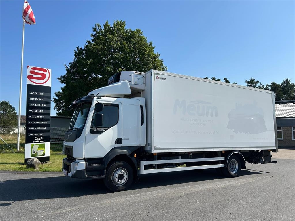 Volvo FL 280 (12 ton) Dobbelt compartment - Refrigeraattori kuorma-auto: kuva Volvo FL 280 (12 ton) Dobbelt compartment - Refrigeraattori kuorma-auto Volvo FL 280 (12 ton) Dobbelt compartment - Refrigeraattori kuorma-auto: kuva Volvo FL 280 (12 ton) Dobbelt compartment - Refrigeraattori kuorma-auto