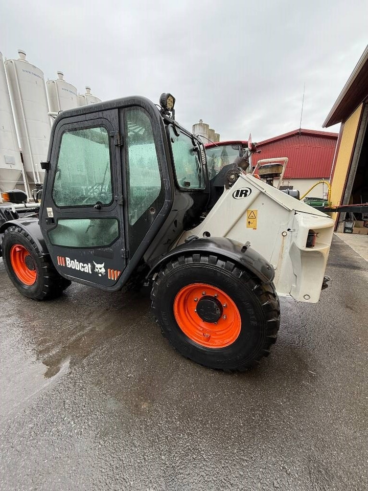 Bobcat T 2556 - Kurottaja: kuva Bobcat T 2556 - Kurottaja Bobcat T 2556 - Kurottaja: kuva Bobcat T 2556 - Kurottaja