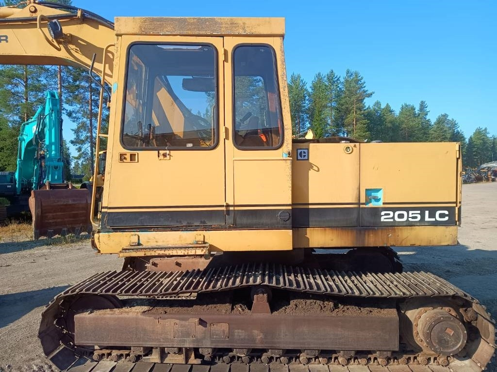 CAT 205LC - Telakaivukone: kuva CAT 205LC - Telakaivukone CAT 205LC - Telakaivukone: kuva CAT 205LC - Telakaivukone