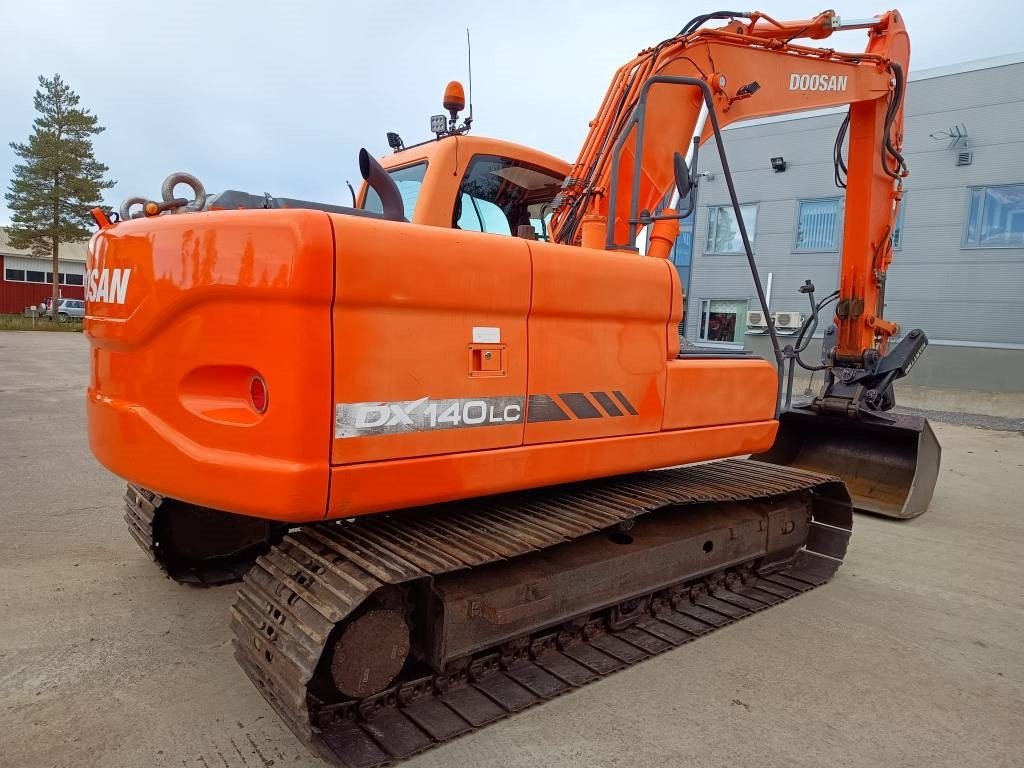 Doosan DX140LC KALLISTAJA+PYÖRITTÄJÄ - Telakaivukone: kuva Doosan DX140LC KALLISTAJA+PYÖRITTÄJÄ - Telakaivukone Doosan DX140LC KALLISTAJA+PYÖRITTÄJÄ - Telakaivukone: kuva Doosan DX140LC KALLISTAJA+PYÖRITTÄJÄ - Telakaivukone