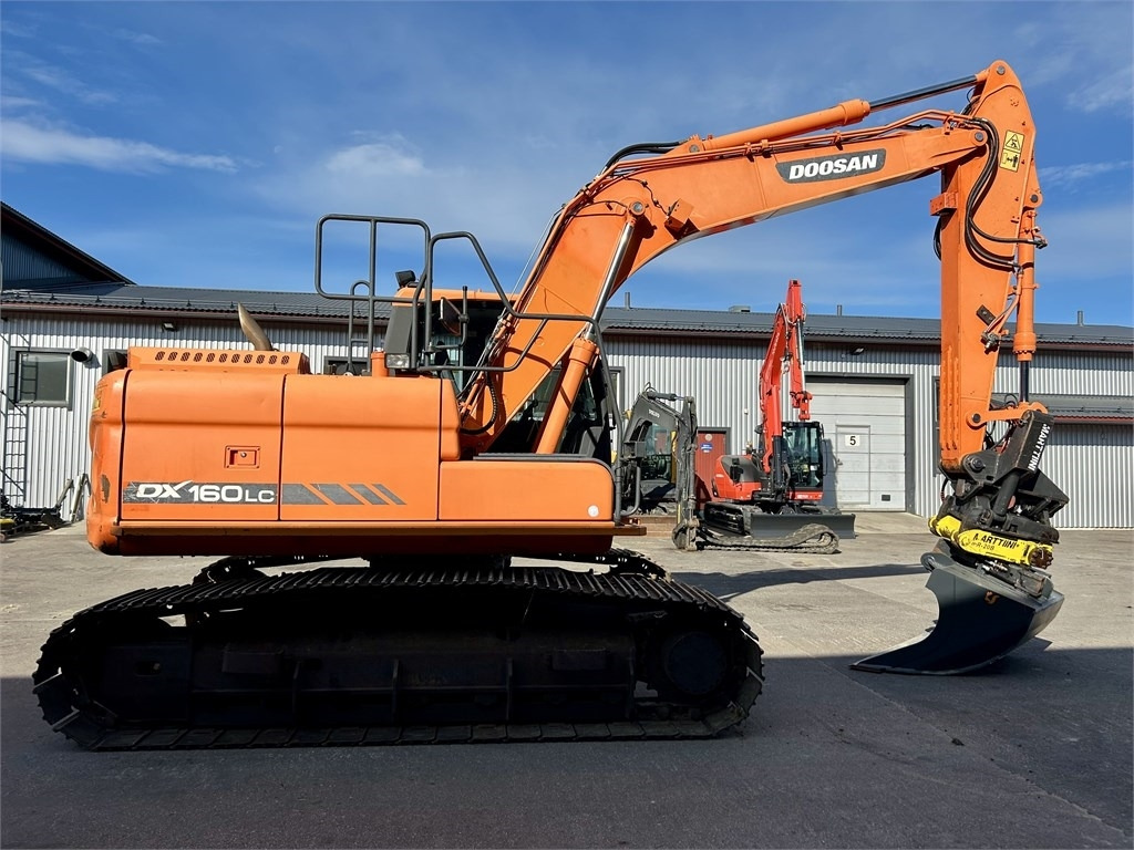 Doosan MYYTY!!SOLD!! DX160LC-3 KALLISTAJA+PYÖRITTÄJÄ  - Telakaivukone: kuva Doosan MYYTY!!SOLD!! DX160LC-3 KALLISTAJA+PYÖRITTÄJÄ  - Telakaivukone Doosan MYYTY!!SOLD!! DX160LC-3 KALLISTAJA+PYÖRITTÄJÄ  - Telakaivukone: kuva Doosan MYYTY!!SOLD!! DX160LC-3 KALLISTAJA+PYÖRITTÄJÄ  - Telakaivukone