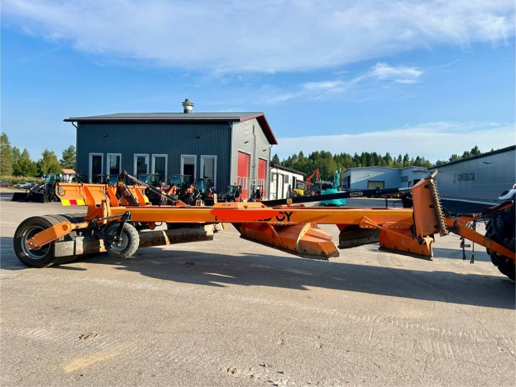 FMG TLN 570 - Tiehöylä: kuva FMG TLN 570 - Tiehöylä FMG TLN 570 - Tiehöylä: kuva FMG TLN 570 - Tiehöylä