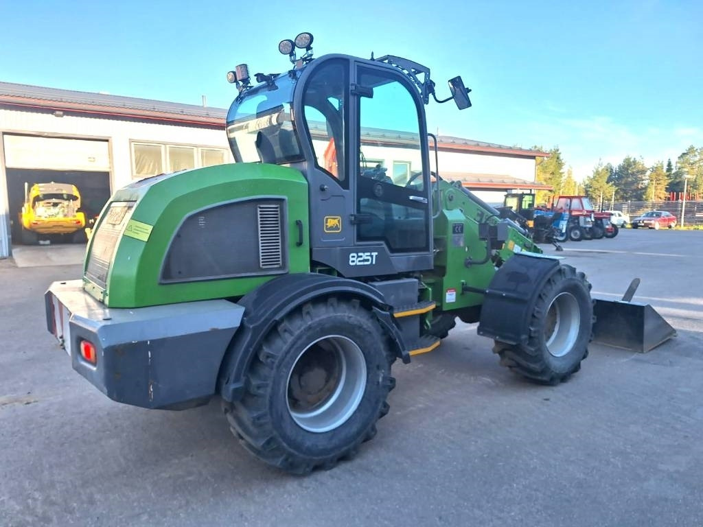Greenmaster 825T TELEKUORMAAJA - Pyöräkuormaaja: kuva Greenmaster 825T TELEKUORMAAJA - Pyöräkuormaaja Greenmaster 825T TELEKUORMAAJA - Pyöräkuormaaja: kuva Greenmaster 825T TELEKUORMAAJA - Pyöräkuormaaja