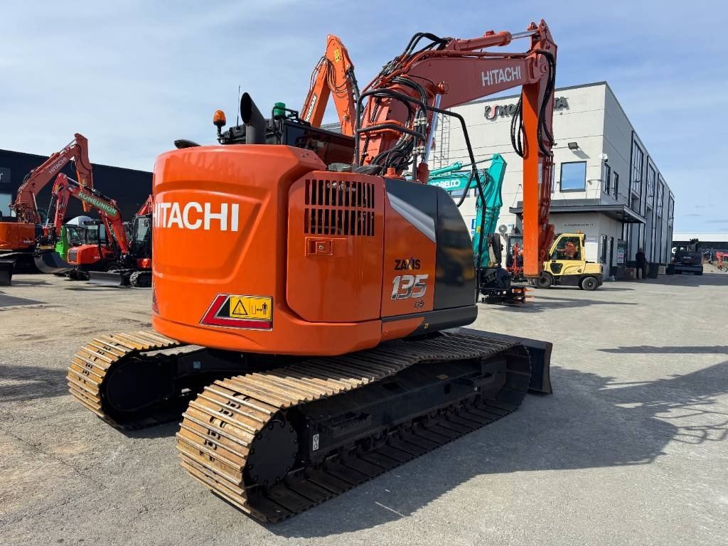 Hitachi ZX 135 USBL-7 Puskulevy - Telakaivukone: kuva Hitachi ZX 135 USBL-7 Puskulevy - Telakaivukone Hitachi ZX 135 USBL-7 Puskulevy - Telakaivukone: kuva Hitachi ZX 135 USBL-7 Puskulevy - Telakaivukone