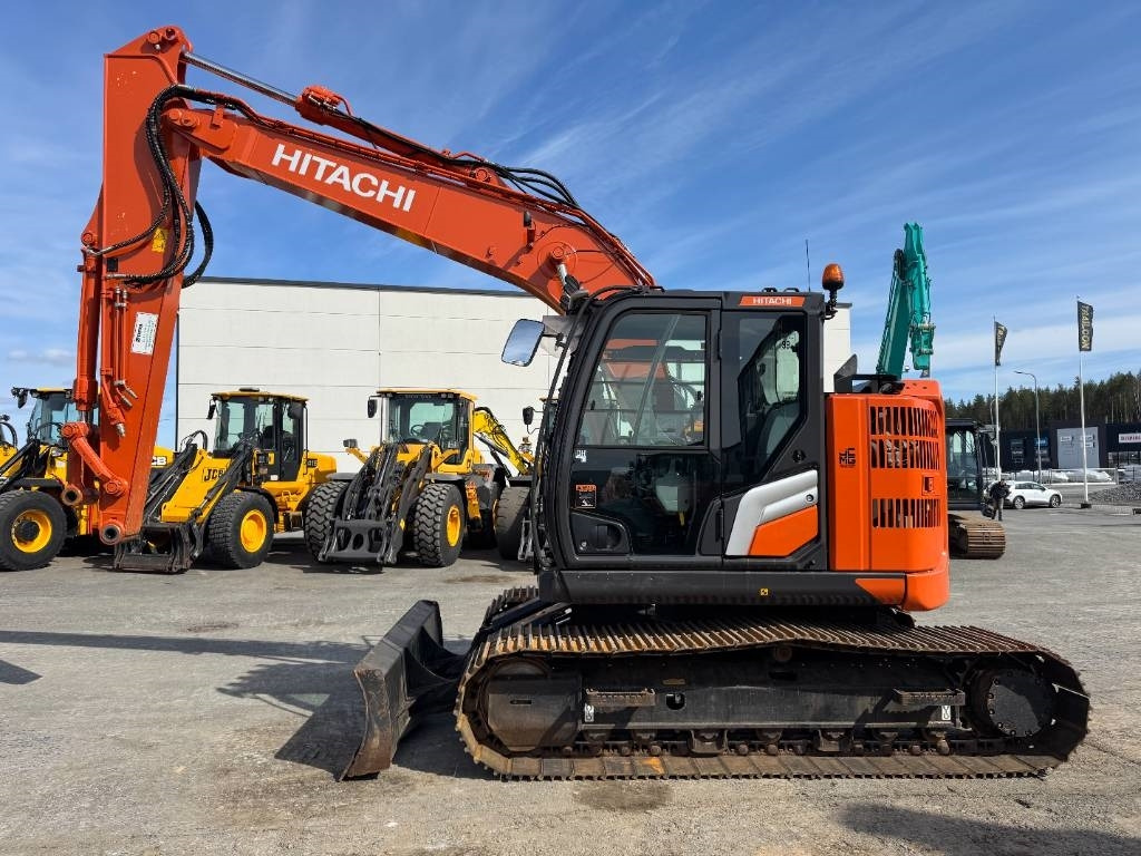 Hitachi ZX 135 USBL-7 Puskulevy - Telakaivukone: kuva Hitachi ZX 135 USBL-7 Puskulevy - Telakaivukone Hitachi ZX 135 USBL-7 Puskulevy - Telakaivukone: kuva Hitachi ZX 135 USBL-7 Puskulevy - Telakaivukone