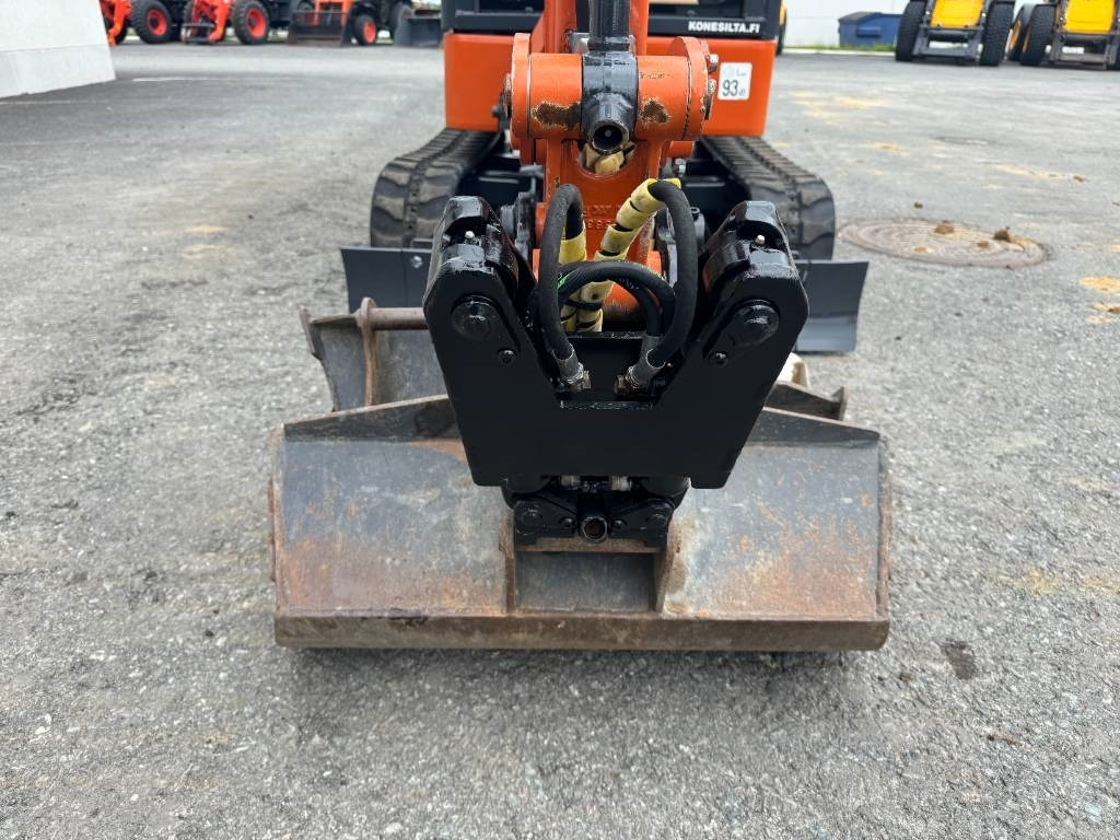 Minikuormaaja Hitachi ZX 19-6 CR: kuva Minikuormaaja Hitachi ZX 19-6 CR
