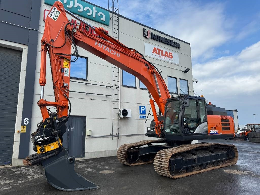 Hitachi ZX 300 LC-6 ENGCON EC233 S80/S80 - Telakaivukone: kuva Hitachi ZX 300 LC-6 ENGCON EC233 S80/S80 - Telakaivukone Hitachi ZX 300 LC-6 ENGCON EC233 S80/S80 - Telakaivukone: kuva Hitachi ZX 300 LC-6 ENGCON EC233 S80/S80 - Telakaivukone