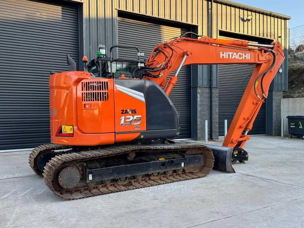 Hitachi ZX135US-7 PUSKULEVY - Telakaivukone: kuva Hitachi ZX135US-7 PUSKULEVY - Telakaivukone Hitachi ZX135US-7 PUSKULEVY - Telakaivukone: kuva Hitachi ZX135US-7 PUSKULEVY - Telakaivukone
