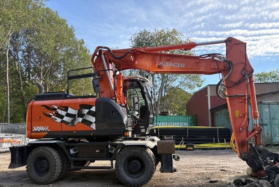 Hitachi ZX170W-6 + Peräkärry 2-akselinen - Pyöräalustainen kaivinkone: kuva Hitachi ZX170W-6 + Peräkärry 2-akselinen - Pyöräalustainen kaivinkone Hitachi ZX170W-6 + Peräkärry 2-akselinen - Pyöräalustainen kaivinkone: kuva Hitachi ZX170W-6 + Peräkärry 2-akselinen - Pyöräalustainen kaivinkone