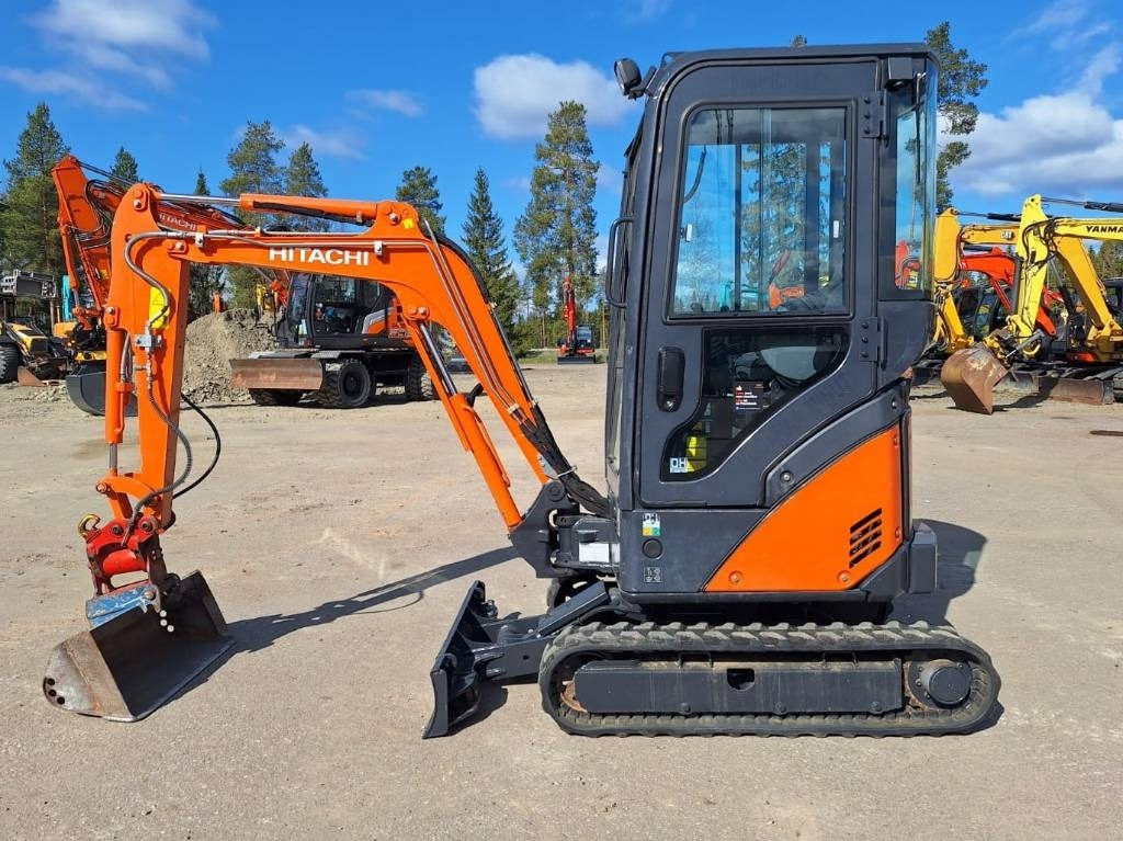 Hitachi ZX17U-2 KALLISTAJA+4-KAUHAA - Minikuormaaja: kuva Hitachi ZX17U-2 KALLISTAJA+4-KAUHAA - Minikuormaaja Hitachi ZX17U-2 KALLISTAJA+4-KAUHAA - Minikuormaaja: kuva Hitachi ZX17U-2 KALLISTAJA+4-KAUHAA - Minikuormaaja