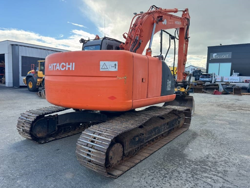 Hitachi ZX225USR PYÖRITTÄJÄLLÄ - Telakaivukone: kuva Hitachi ZX225USR PYÖRITTÄJÄLLÄ - Telakaivukone Hitachi ZX225USR PYÖRITTÄJÄLLÄ - Telakaivukone: kuva Hitachi ZX225USR PYÖRITTÄJÄLLÄ - Telakaivukone