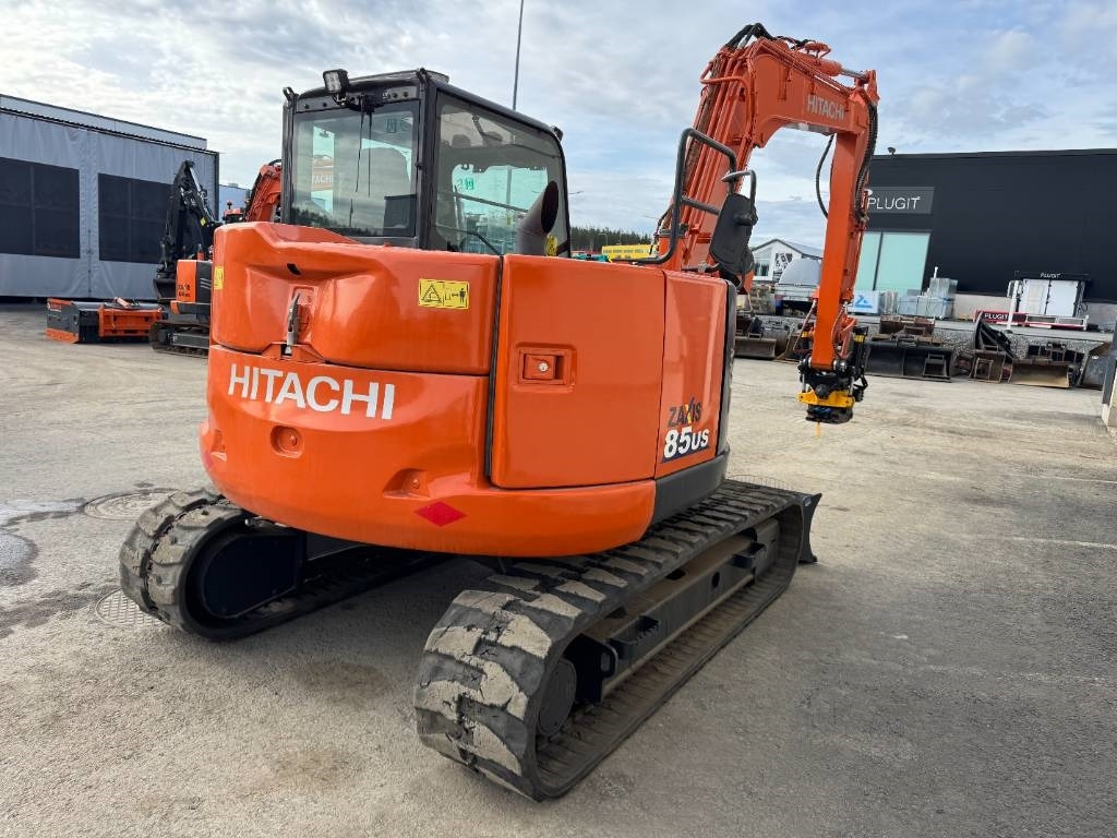 Hitachi ZX85USB-6, Uudella engcon EC209 tiltillä - Minikuormaaja: kuva Hitachi ZX85USB-6, Uudella engcon EC209 tiltillä - Minikuormaaja Hitachi ZX85USB-6, Uudella engcon EC209 tiltillä - Minikuormaaja: kuva Hitachi ZX85USB-6, Uudella engcon EC209 tiltillä - Minikuormaaja