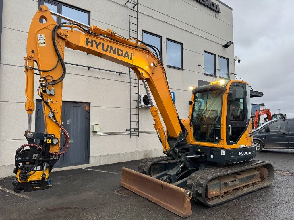 Hyundai R80CR-9A PYÖRITTÄJÄLLÄ  - Minikuormaaja: kuva Hyundai R80CR-9A PYÖRITTÄJÄLLÄ  - Minikuormaaja Hyundai R80CR-9A PYÖRITTÄJÄLLÄ  - Minikuormaaja: kuva Hyundai R80CR-9A PYÖRITTÄJÄLLÄ  - Minikuormaaja