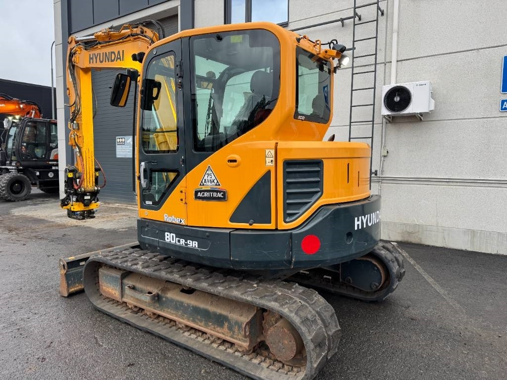 Hyundai R80CR-9A PYÖRITTÄJÄLLÄ  - Minikuormaaja: kuva Hyundai R80CR-9A PYÖRITTÄJÄLLÄ  - Minikuormaaja Hyundai R80CR-9A PYÖRITTÄJÄLLÄ  - Minikuormaaja: kuva Hyundai R80CR-9A PYÖRITTÄJÄLLÄ  - Minikuormaaja
