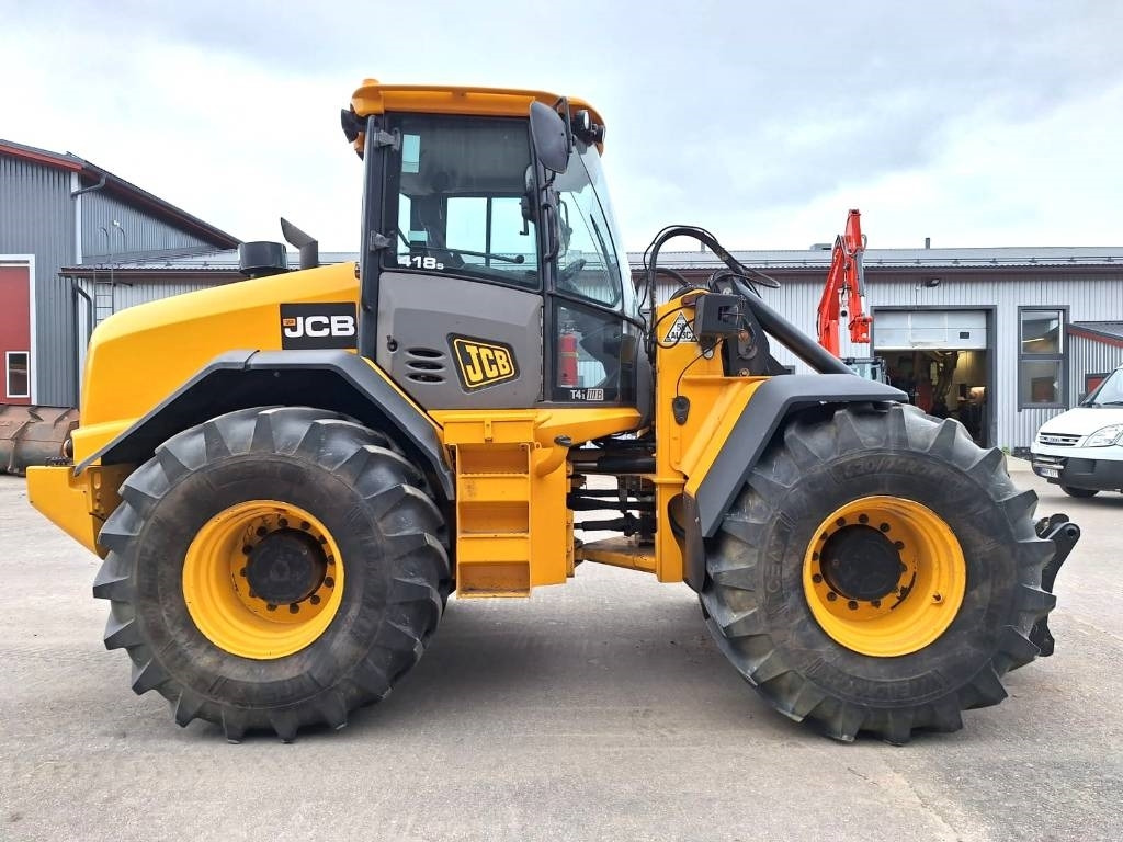 JCB 418S T4 AGRIMALLI - Pyöräkuormaaja: kuva JCB 418S T4 AGRIMALLI - Pyöräkuormaaja JCB 418S T4 AGRIMALLI - Pyöräkuormaaja: kuva JCB 418S T4 AGRIMALLI - Pyöräkuormaaja