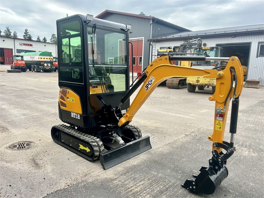 JPC HT18 HYTILLÄ KUIN UUSI  - Minikuormaaja: kuva JPC HT18 HYTILLÄ KUIN UUSI  - Minikuormaaja JPC HT18 HYTILLÄ KUIN UUSI  - Minikuormaaja: kuva JPC HT18 HYTILLÄ KUIN UUSI  - Minikuormaaja