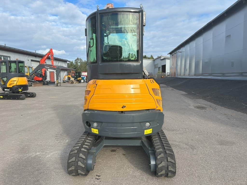 JPC HT25 HYTILLÄ  - Minikuormaaja: kuva JPC HT25 HYTILLÄ  - Minikuormaaja JPC HT25 HYTILLÄ  - Minikuormaaja: kuva JPC HT25 HYTILLÄ  - Minikuormaaja