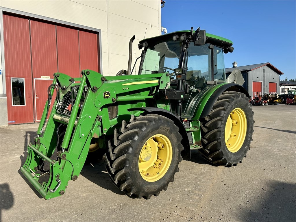 John Deere MYYTY!!SOLD!! 5100M ETUKUORMAAJALLA - Traktori: kuva John Deere MYYTY!!SOLD!! 5100M ETUKUORMAAJALLA - Traktori John Deere MYYTY!!SOLD!! 5100M ETUKUORMAAJALLA - Traktori: kuva John Deere MYYTY!!SOLD!! 5100M ETUKUORMAAJALLA - Traktori
